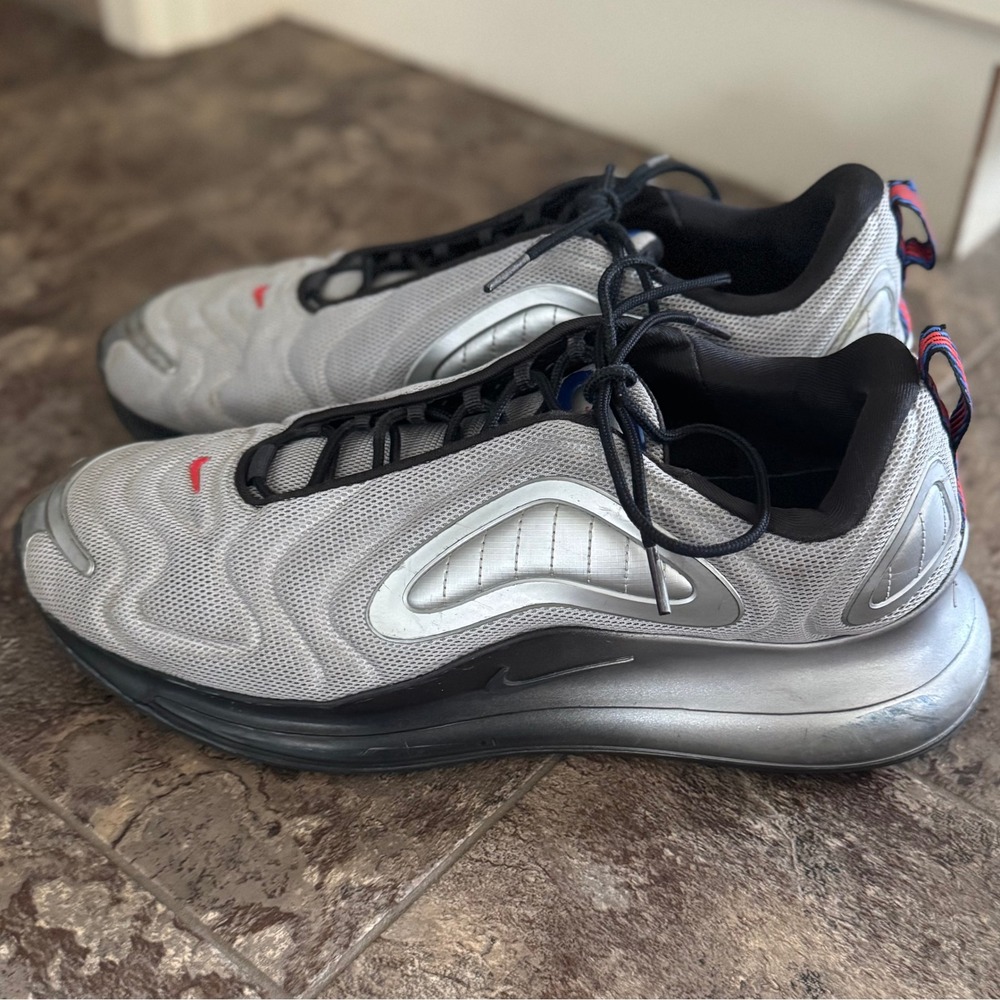 Nike Air Max 720 GS Metallic Silver Sneakers AQ3196-012‎ Men's Size 13